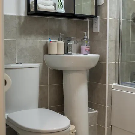 Glory Homes- City Centre Apartment , Sleeps 7 With Parking & Wifi Birmingham Exterior photo