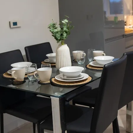 Glory Homes- City Centre Apartment , Sleeps 7 With Parking & Wifi Birmingham Exterior photo