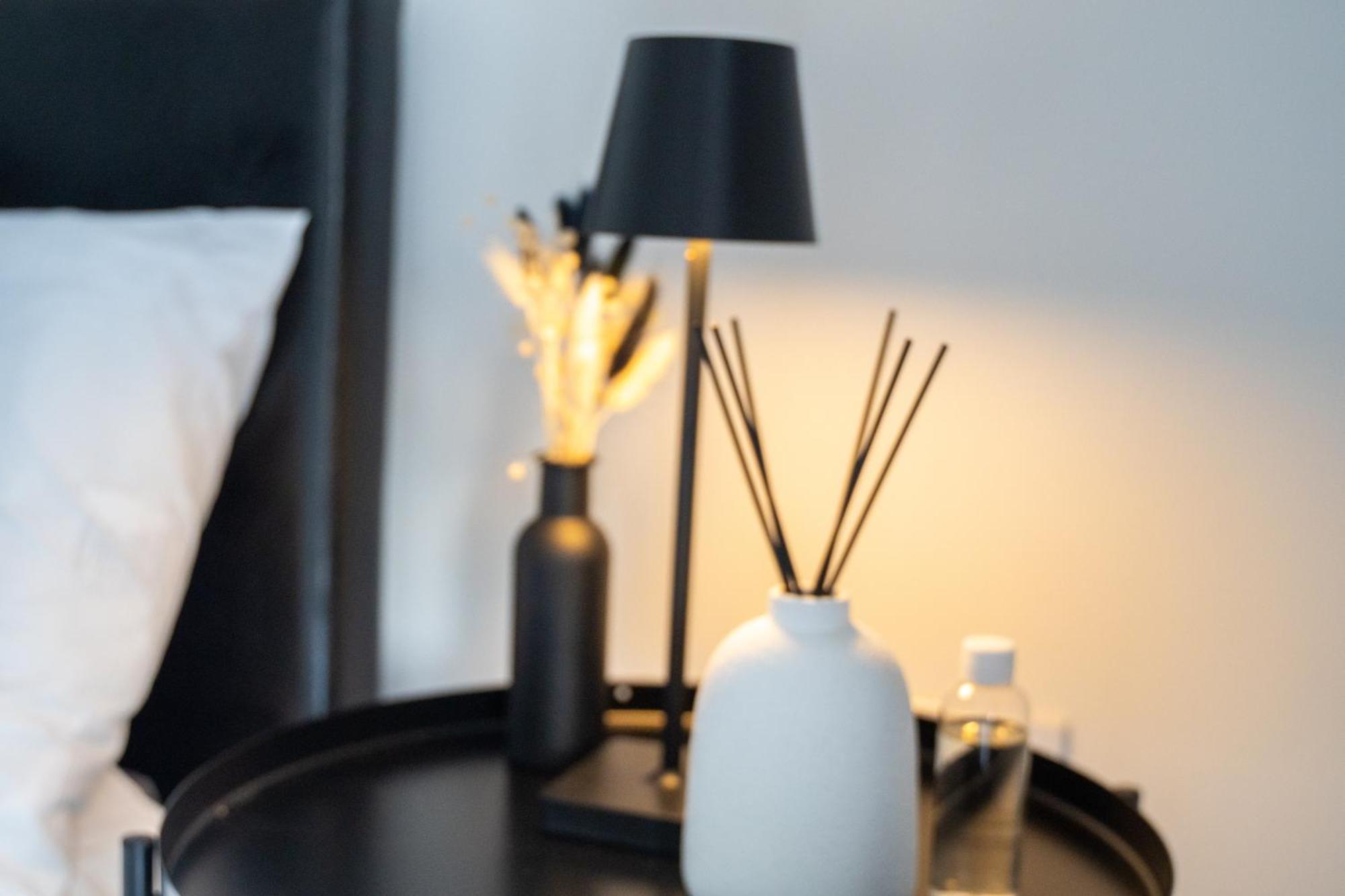 Апартаменты Glory Homes- Centre , Sleeps 7 With Parking & Wifi