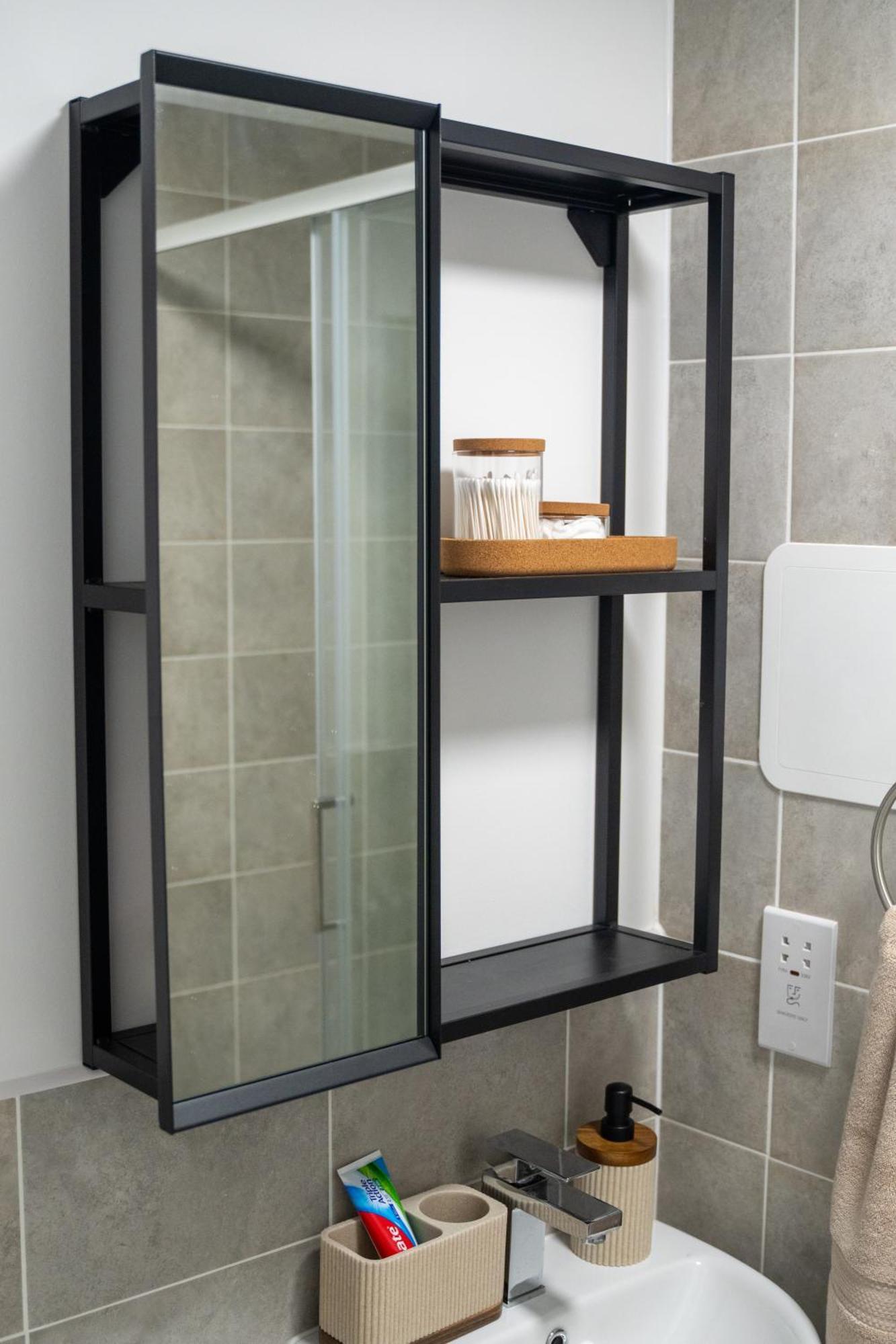 Апартаменты Glory Homes- Centre , Sleeps 7 With Parking & Wifi *